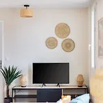 A Pair Of Two-bed With Outdoor Spaces And Parking By The Garonne 아파트 툴루즈