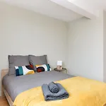 A Pair Of Two-bed With Outdoor Spaces And Parking By The Garonne Apartment Toulouse