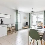 Apartman A Pair Of Two-bed With Outdoor Spaces And Parking By The Garonne Toulouse