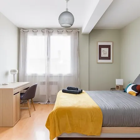 A Pair Of Two-bed With Outdoor Spaces And Parking By The Garonne Toulouse