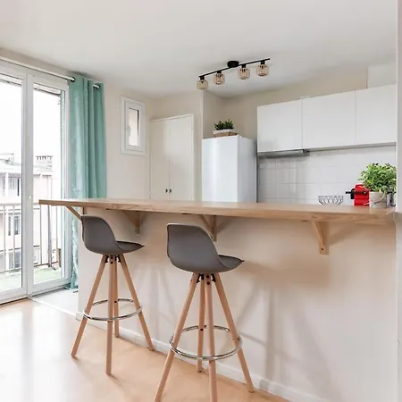 A Pair Of Two-bed With Outdoor Spaces And Parking By The Garonne Apartmán *
