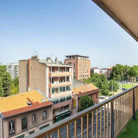 A Pair Of Two-bed With Outdoor Spaces And Parking By The Garonne Appartement *