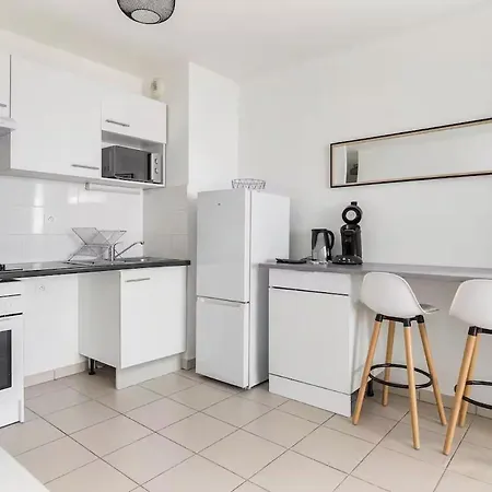 A Pair Of Two-bed With Outdoor Spaces And Parking By The Garonne Apartmán *