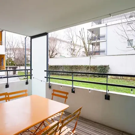 A Pair Of Two-bed With Outdoor Spaces And Parking By The Garonne Apartmán *